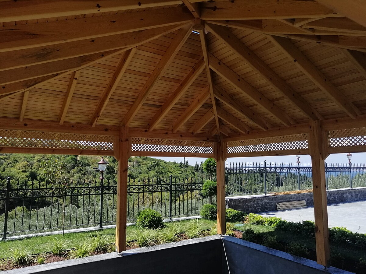 Geleneksel Motifli Kapı